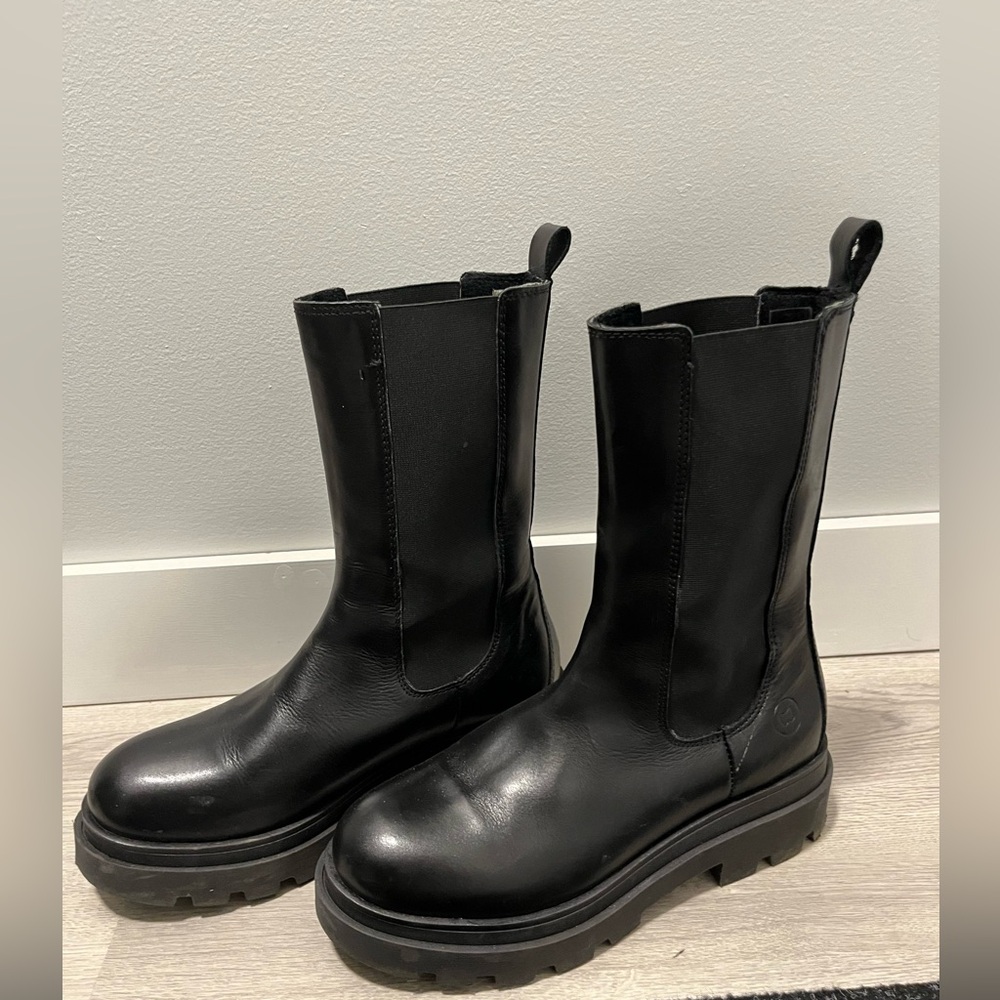 black boots